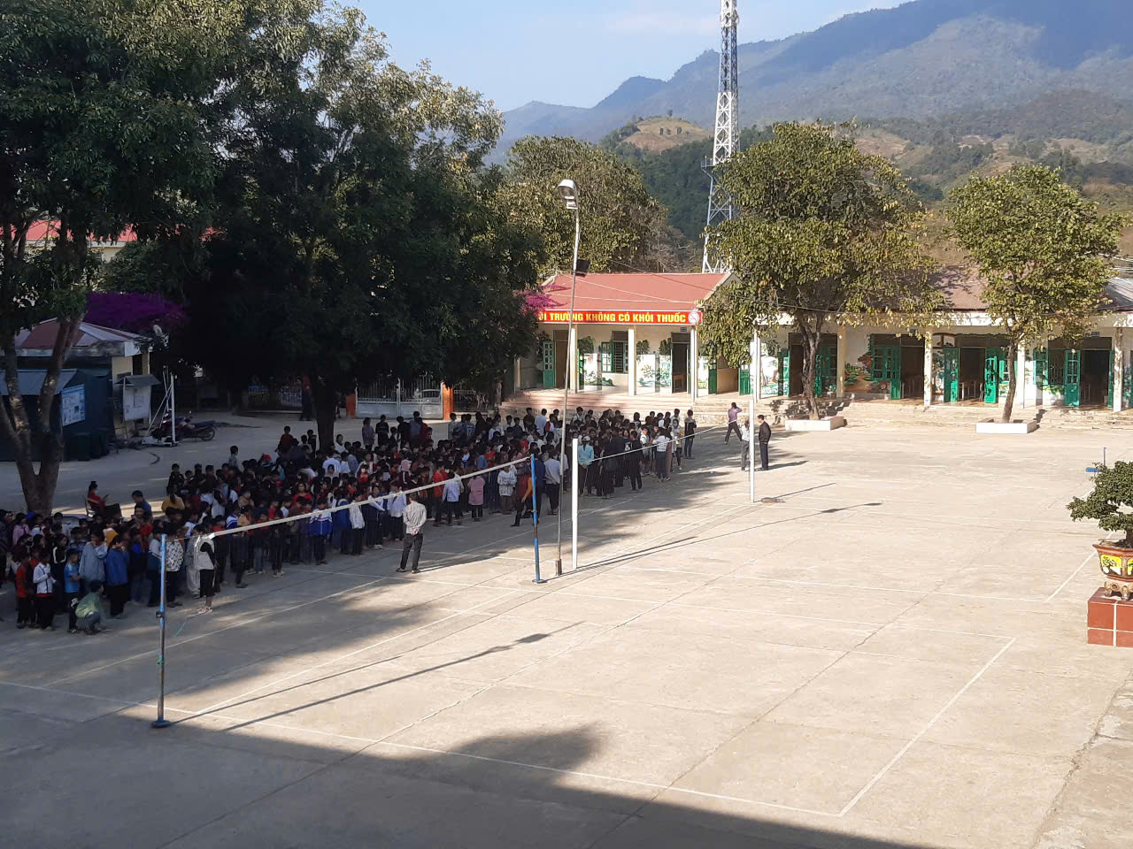 CBGV, CNV, học sinh trường tham dự buổi diễn tập.
